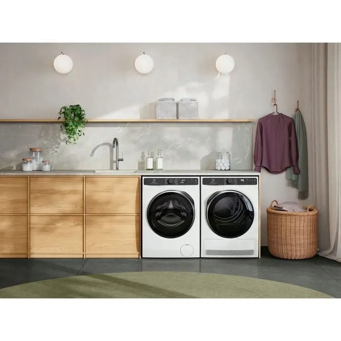 Electrolux EDH903R7WC Heat Pump Dryer Ultimatecare 700 9.0kg