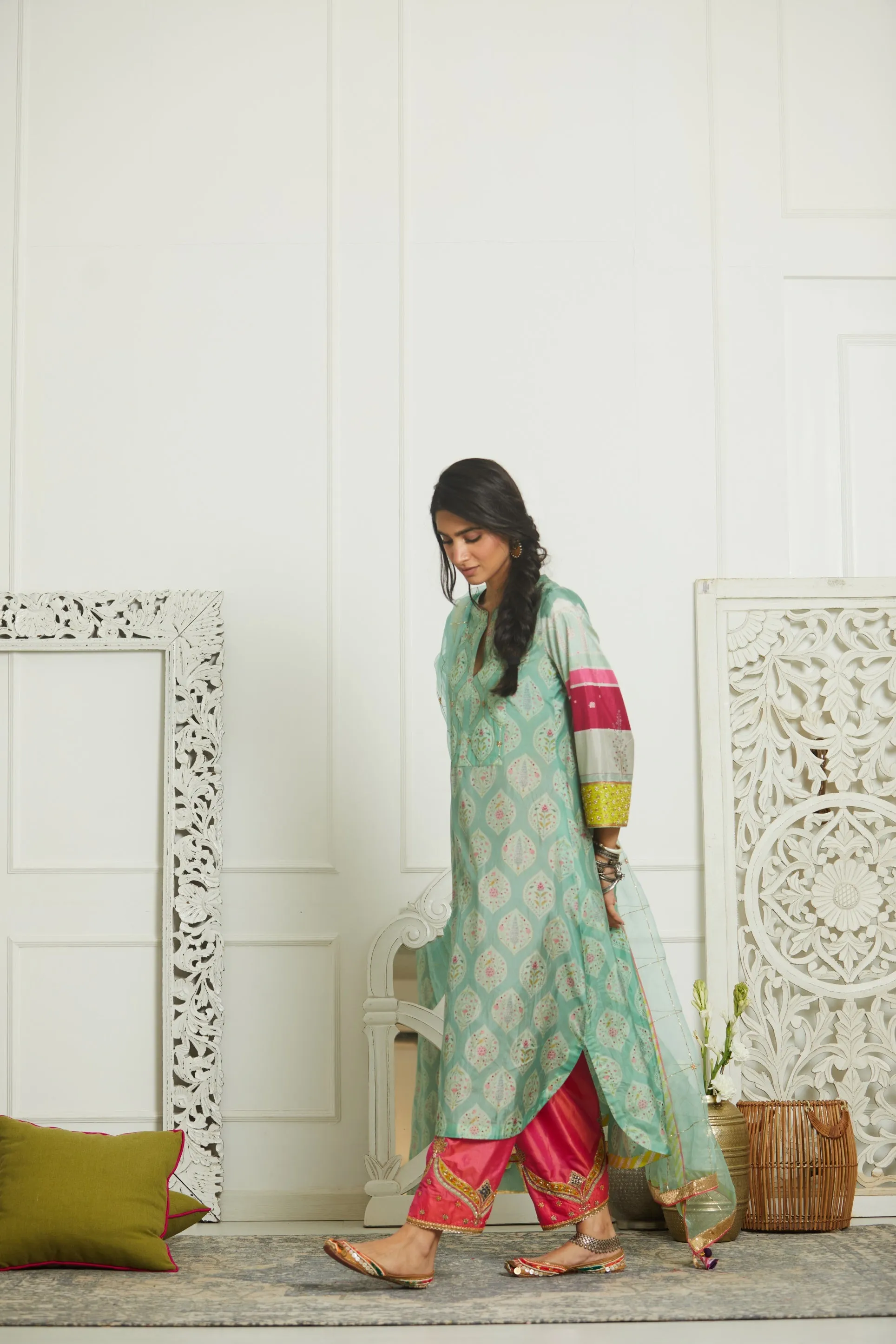 Mehzabeen Powder Blue Printed Silk Back Pleat Kurta Set