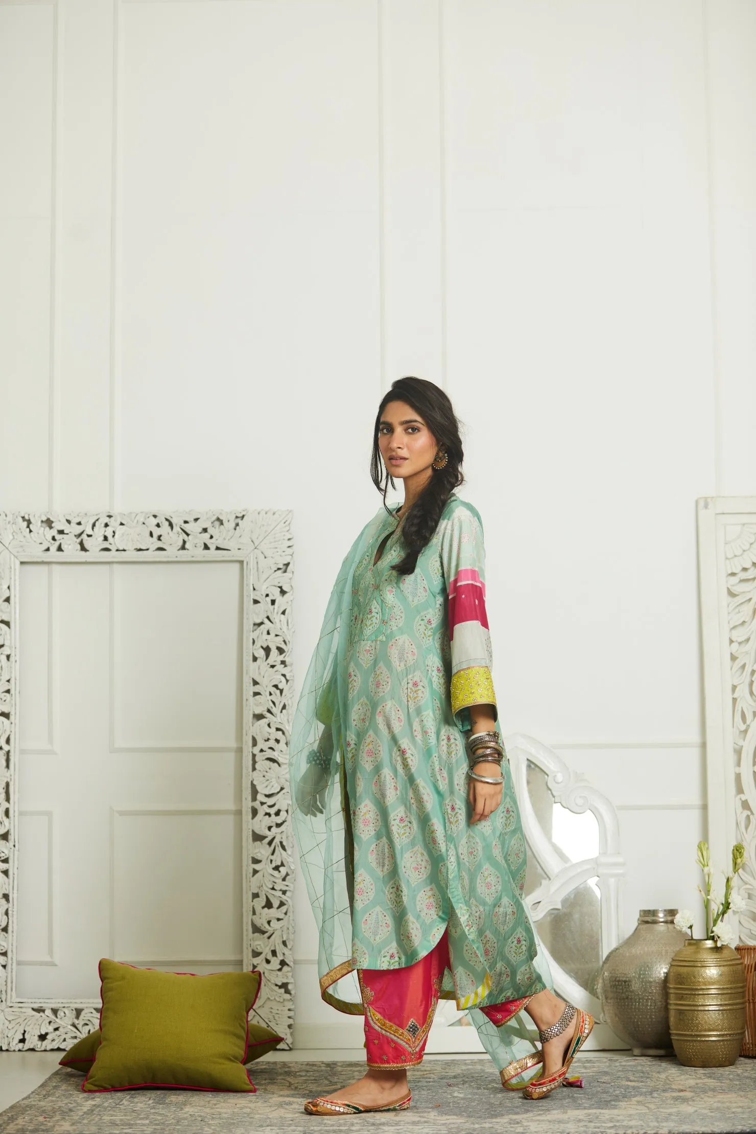 Mehzabeen Powder Blue Printed Silk Back Pleat Kurta Set